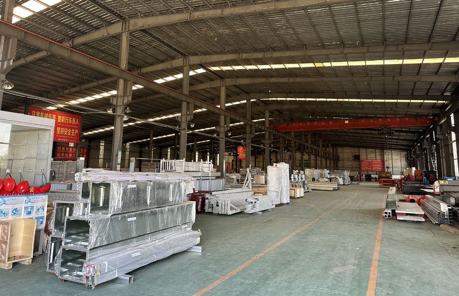 Zhejiang Huier Coating Environmental Protection Equipment Co., Ltd lini produksi pabrikan